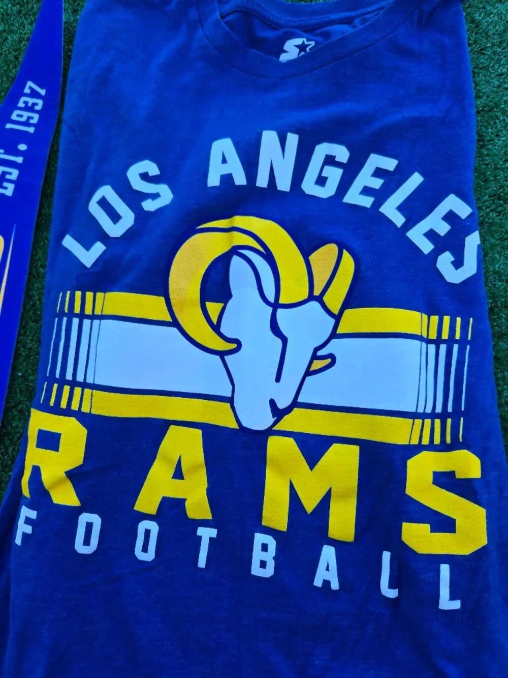 NFL Los Angeles Rams collection felt pennant and t-shirt